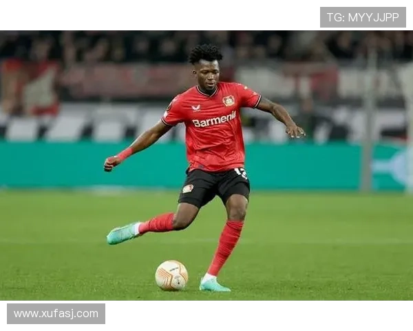 塔普索巴加盟勒沃库森，强化后防线状态备受关注